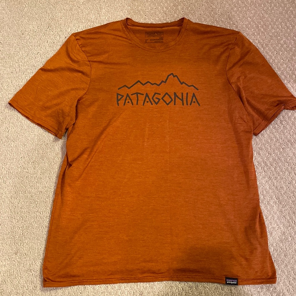 Patagonia Caplilene Baselayer- orange, size small